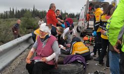 Yolcu Otobüsü Devrildi: Çok Sayıda Yaralı Var