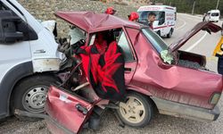 Bucak’ta Trafik Kazası: Tofaş ve Minibüs Çarpıştı, 2 Ölü 4 Yaralı