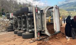 Antalya'da 1 Kişinin Hayatını Kaybettiği Kazada Tır Sürücüsü Tutuklandı