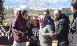 Engelli oğlu için falezlere çıktı, 2 saatte ikna edildi