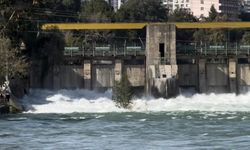 Seyhan Barajı'ndan su tahliyesi sürüyor