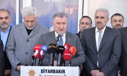 Bakan Bak: Birileri gibi deprem turisti değiliz