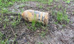 Piknik Yaptığı Sırada 110 Yıllık Patlamamış Top Mermisi Buldu: Arkeoloji Müzesine Teslim Etti