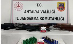Antalya'da Ruhsatsız 4 Adet Yivsiz Av Tüfeği Ele Geçirildi
