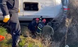 Adana'da Öğrenci Servisi Kaza Yaptı