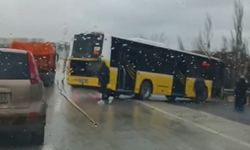 İstanbul'da İETT Otobüsü Kaza Yaptı