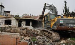 Toroslar Belediyesi’nden Metruk Yapılara Yıkım Hamlesi
