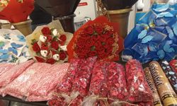 Sevgililer Günü Heyecanı Mersin’de Başladı: Çiçekçiler Hareketlendi