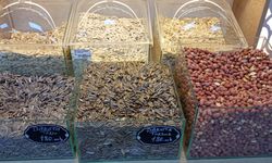 Ramazan sofralarının vazgeçilmezi hurma ve kuruyemişe talep arttı