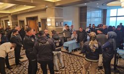 Dört dönemlik başkan, gergin geçen seçimde koltuğunu devretti