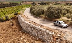 Tarsus'ta risk oluşturan noktada taş duvar örüldü
