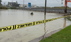 Berdan Irmağı'nda alarm, su seviyesi köprüye dayandı
