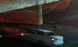 Osmaniye'de otomobil, köprüden düştü: 1 yaralı