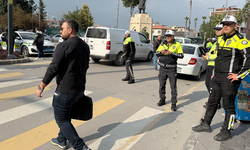 Yayalara yol vermeyen sürücülere ceza kesildi