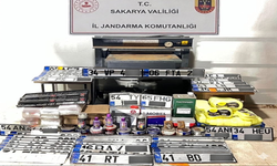 Sakarya’da sahte plaka operasyonu: 3 gözaltı