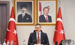 Bakan Çiftçi, teravih namazı sonrası Kur'an-ı Kerim okudu