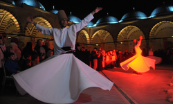 Restorasyonun ardından ibadete açılan Selimiye Cami avlusunda iftar