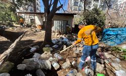 Mezitli’de çöp ev operasyonu