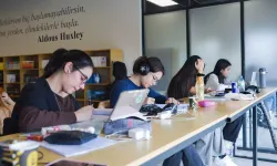 Bayramda okuma salonları kapılarını kapatmıyor