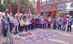 Mersin’de emekli kadınlardan 8 Mart mesajı