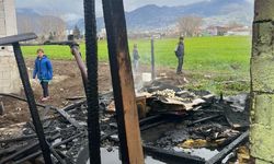 Sobadan sıçrayan kıvılcım evi ve çadırı küle çevirdi