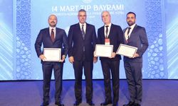 Adanalı sağlıkçılara "Yılın Sağlık Çalışanı" ödülü