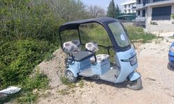 Antalya'da otomobil elektrikli bisiklete çarptı