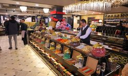 Bayram öncesi tatlı ve şeker tezgahlarına yoğun ilgi
