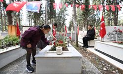 Büyükşehir'den kabir ziyaretine gelen vatandaşlara hizmet