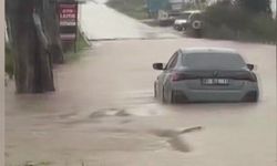 Sağanak hayatı felç etti: Yollar ve tarlalar göle döndü