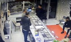 Yaşlı kadının 500 bin TL'lik parasını çalan kişiler yakalandı