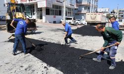 Toroslar ‘da asfalt bakım ve yenileme çalışmaları sürüyor