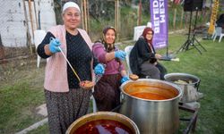 Kadın emeği iftar sofrasında buluştu: Mezitli'de binlerce kişiye el emeği yemekler