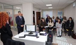 Akdeniz Belediye Başkanı Şener’den kursiyerlere destek