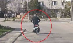 Ehliyetsiz ve abartı egzozlu motosikletliye ceza