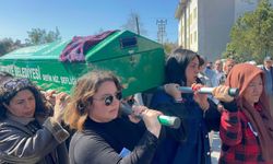 Kadınlar gününde katledilen  Sermin’in tabutunu kadınlar taşıdı