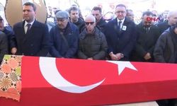 Öldürülen öğretmen Fatma Nur Çelik son yolculuğuna uğurlandı