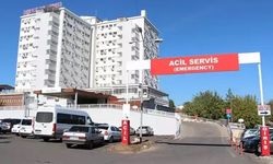 ‘Dur’ ihtarına uymayıp kaçan sürücü polis motosikletine çarptı