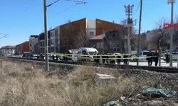 Yolcu treninin çarptığı kişi yaşamını yitirdi