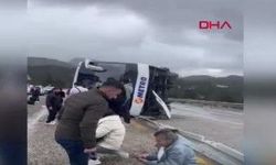 Yolcu otobüsü devrildi: 15 kişi yaralandı
