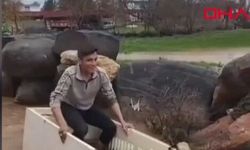 Yola dolan suda hurda buzdolabı kasasıyla ilerledi