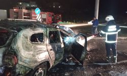 Hatay'da otomobil kazasında yangın: Sürücü yaralı kurtarıldı