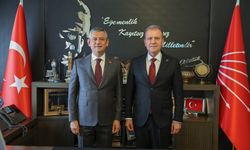 Vahap Seçer, Özgür Özel'i TBMM'de ziyaret etti