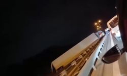 Büyükçekmece TEM Otoyolu'nda TIR devrildi