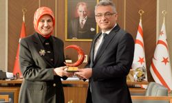 KKTC Cumhurbaşkanı Erhürman, Kızılay Genel Başkanı Fatma Meriç'i kabul etti