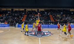 Mersin Spor yağmur oldu Galatasaray’ı parkeye gömdü