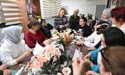 'Yapay Çiçek Yapımı’ kursları gelire dönüşüyor