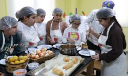 Toroslar Çocuk Kampüsü’nde minik ellerden geleneksel lezzetler