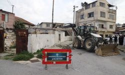 Akdeniz’de harabe yapılar yıkılıyor