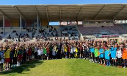 Sahipsiz Tarsus’a çocuklar sahip çıktı